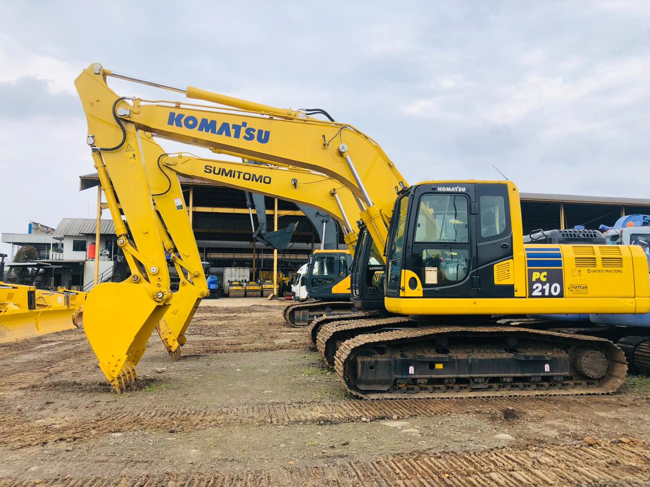Komatsu PC210