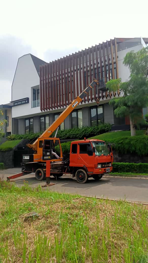 Mobile Crane 7 Ton