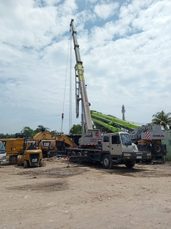 Mobile Crane 25 Ton